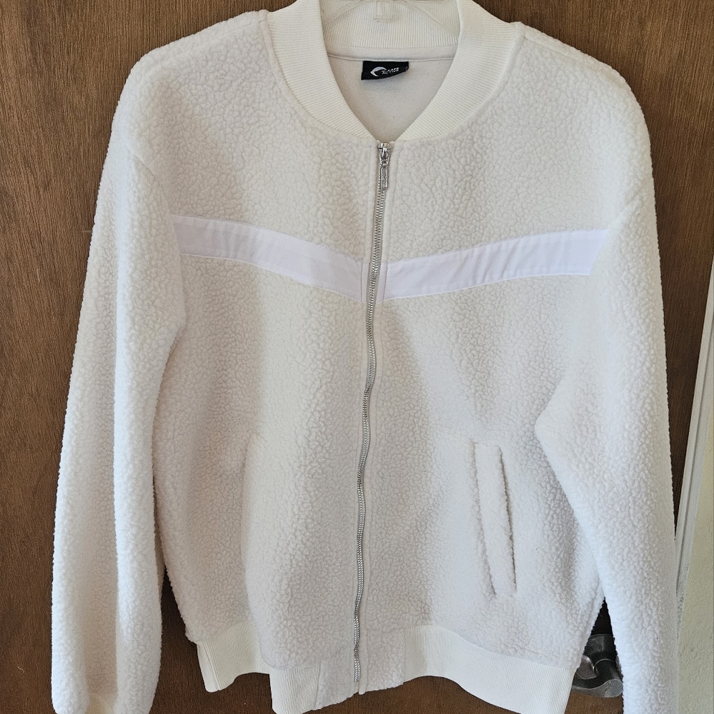 ZYIA White Teddy Jacket Cozy and Stylish Large- Like New!